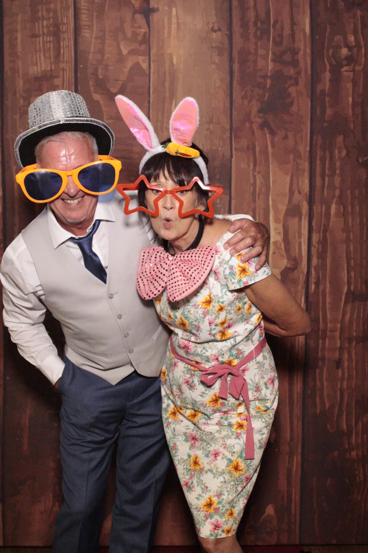 Samantha & Sean's Wedding | View more photos from the event at gallery.myphotoboothexperience.co.uk/u/MyPhotoBoothExperienceLtd/Samantha-Seans-Wedding